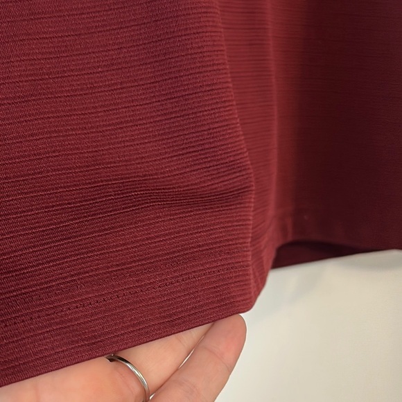 Red Polo Shirt with Short Sleeves and Textured Fabric - Picture 4 of 5